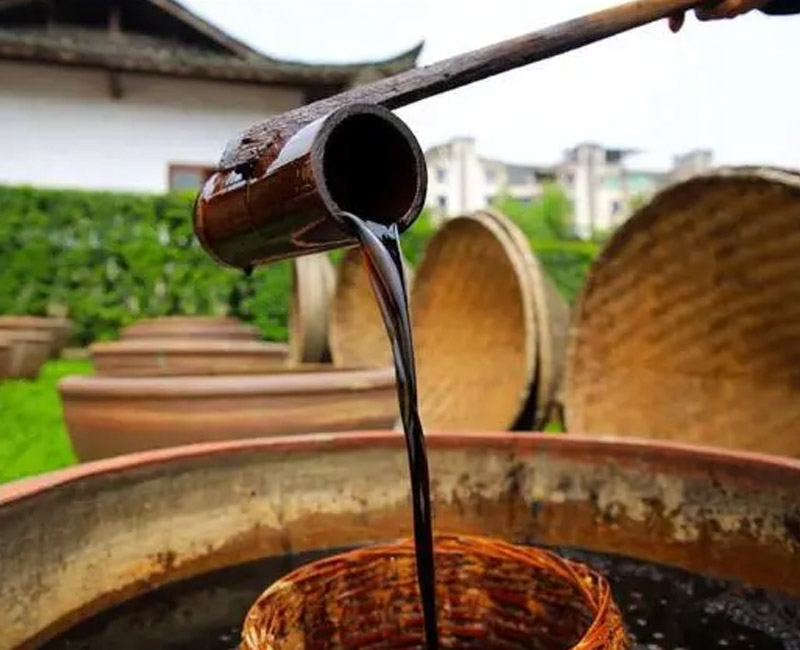 都是酱油,为啥要分生抽和老抽?差别挺大,看完涨知识了!